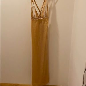 Sell by feb 21!! La Perla Peach Lace night slip